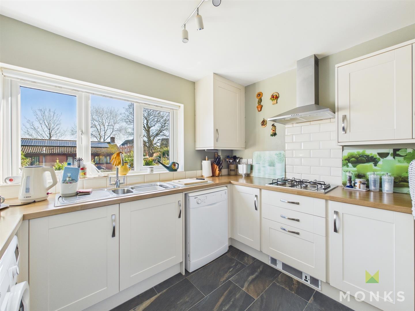 2 Breidden Close, Oswestry, SY11 1TT For Sale
